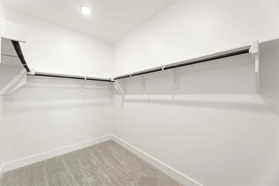 23. 2600 Andorra - Closet