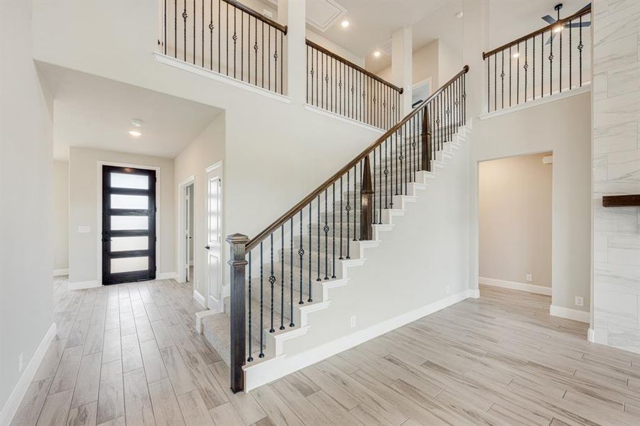 Spacious, unfurnished interior of a new home in Devonshire Classic 60-65, Forney (Image 21).