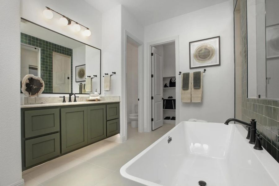 The Dakota Primary Bath