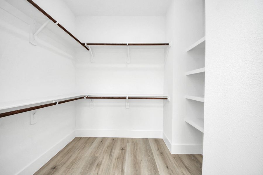 Spacious, unfurnished interior of a new home in , Houston (Image 18).