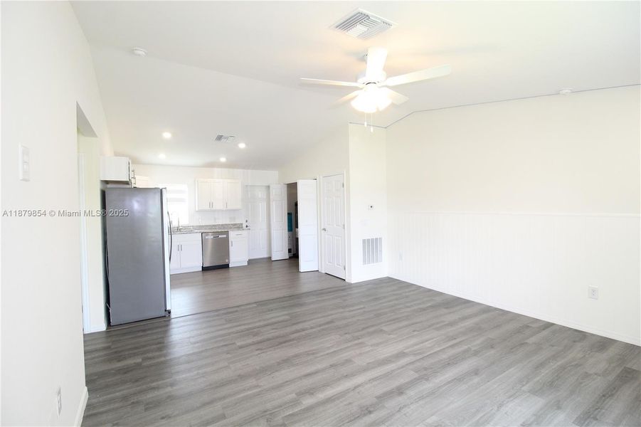 Spacious, unfurnished interior of a new home in , Labelle (Image 9).