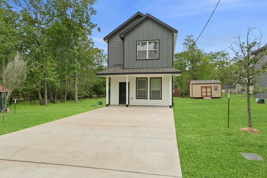 Front exterior of a new home in , Montgomery, TX, highlighting curb appeal (Image 6). Front exterior of a new home in , Montgomery, TX, highlighting curb appeal (Image 6).