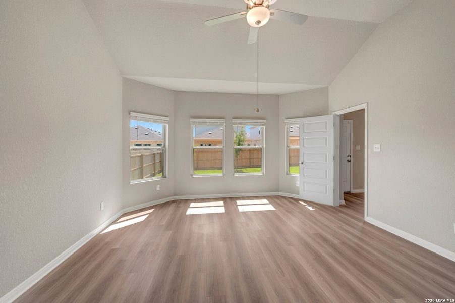 Spacious, unfurnished interior of a new home in Paloma Park, Converse (Image 30).