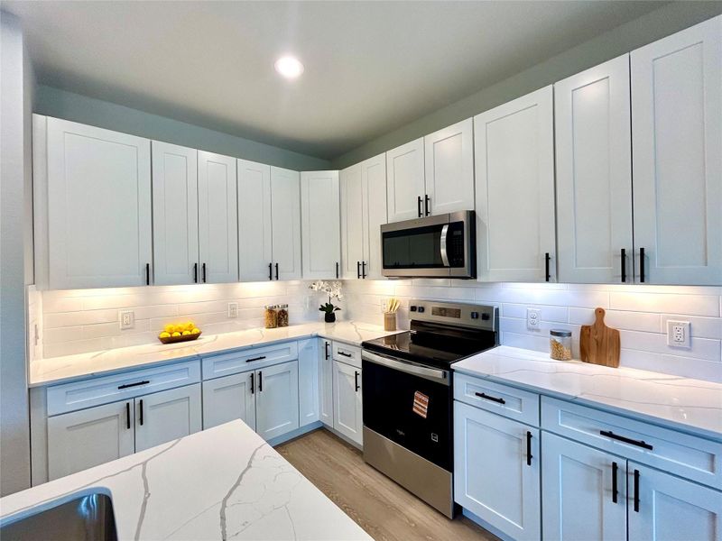Under cabinet lighting in the kitchen. Under cabinet lighting in the kitchen.