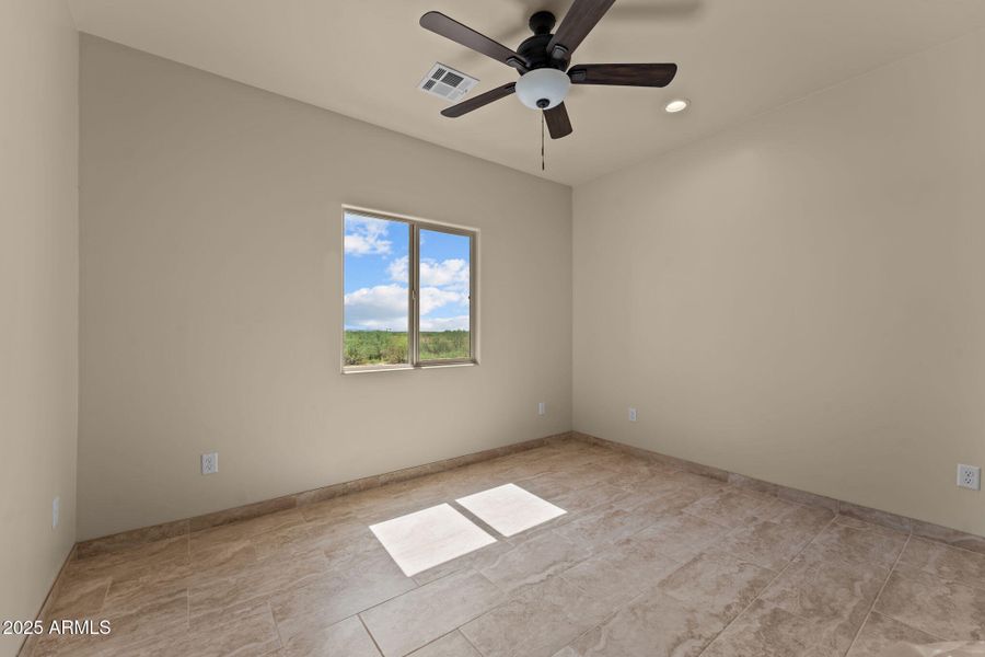 11-web-or-mls-DSC01892 11-web-or-mls-DSC01892