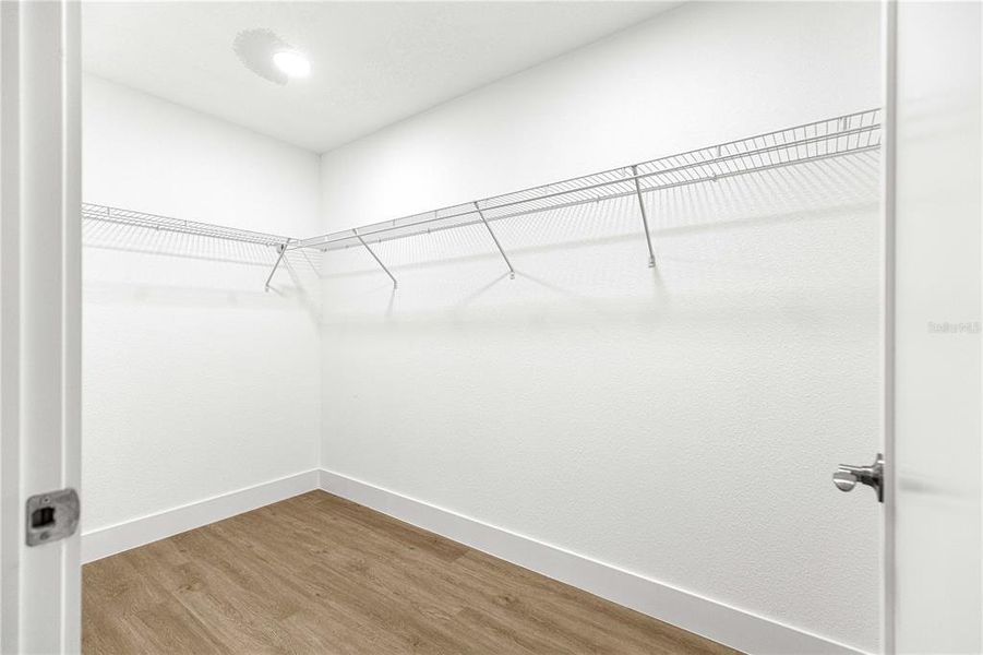 Spacious, unfurnished interior of a new home in , Ocklawaha (Image 28).