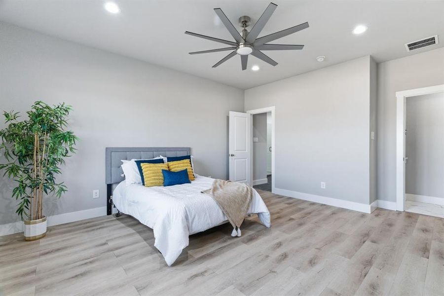 Furnished interior view inside a new home in , Bridgeport (Image 7).