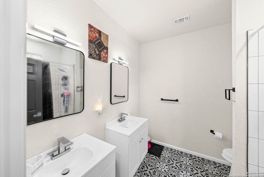 Furnished interior view inside a new home in , San Antonio (Image 26). Furnished interior view inside a new home in , San Antonio (Image 26).