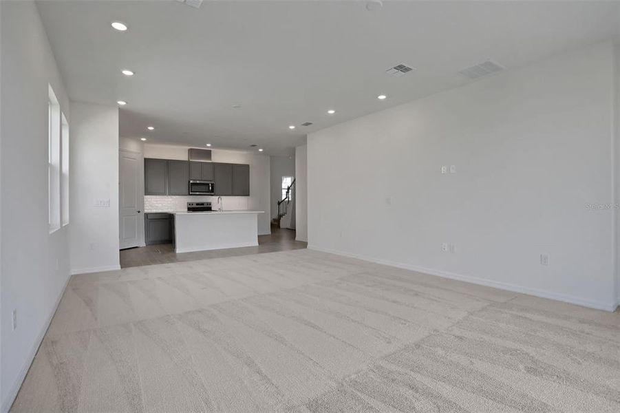 Spacious, unfurnished interior of a new home in Turnleaf, Punta Gorda (Image 18).