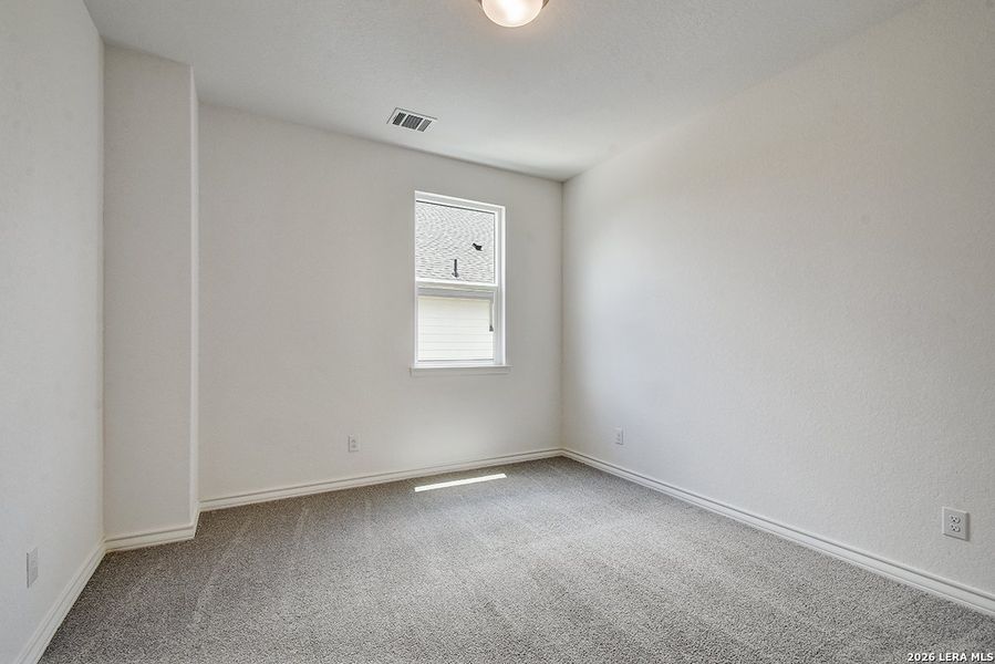 Spacious, unfurnished interior of a new home in , Canyon Lake (Image 18).