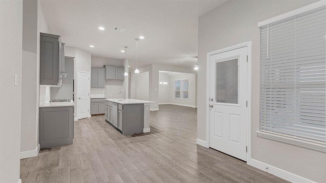 Furnished interior view inside a new home in Lakeview Pointe, Grand Prairie (Image 13). Furnished interior view inside a new home in Lakeview Pointe, Grand Prairie (Image 13).