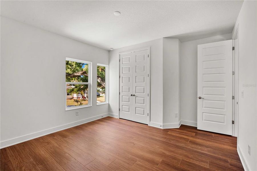 Spacious, unfurnished interior of a new home in , Tampa (Image 23).
