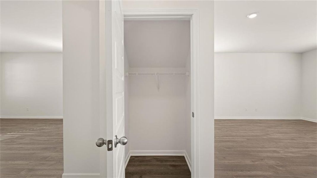 Spacious, unfurnished interior of a new home in Bridle Creek, Locust Grove (Image 21).