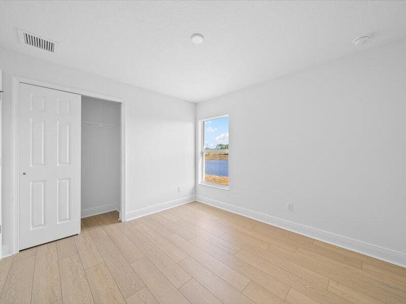 Spacious, unfurnished interior of a new home in , Fort Pierce (Image 12).