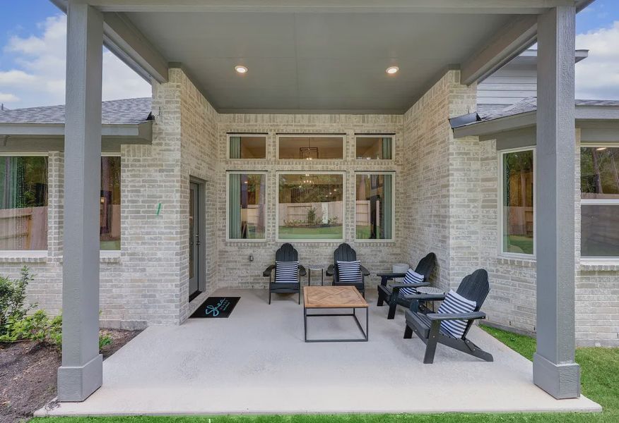 Homesite 0108 Outdoor Living - Staged - 8 of 24