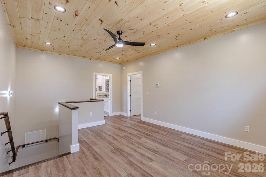Spacious, unfurnished interior of a new home in , Whittier (Image 40).