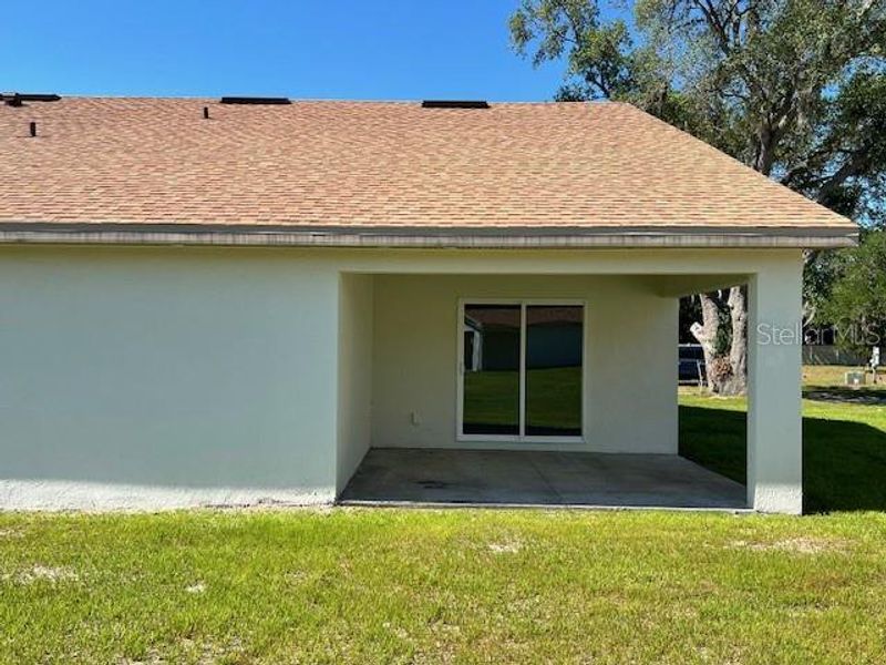 Exterior details and patio area of a home in , Mulberry (Image 4).