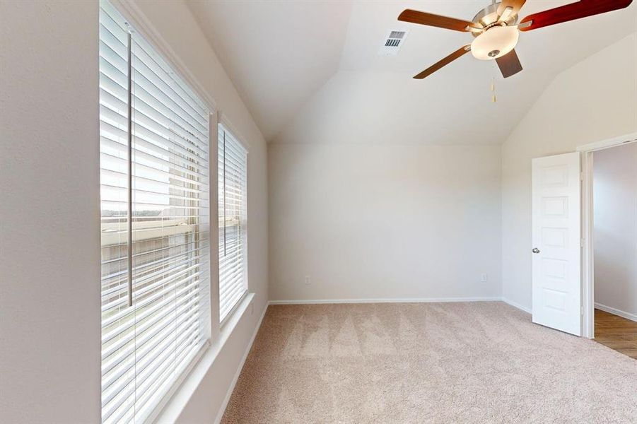 Spacious, unfurnished interior of a new home in Meadow Park, Denton (Image 12).
