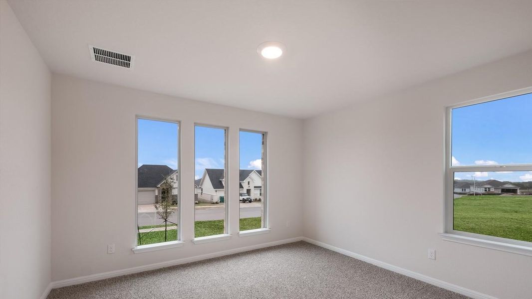 Spacious, unfurnished interior of a new home in Thunder Rock, Marble Falls (Image 7).