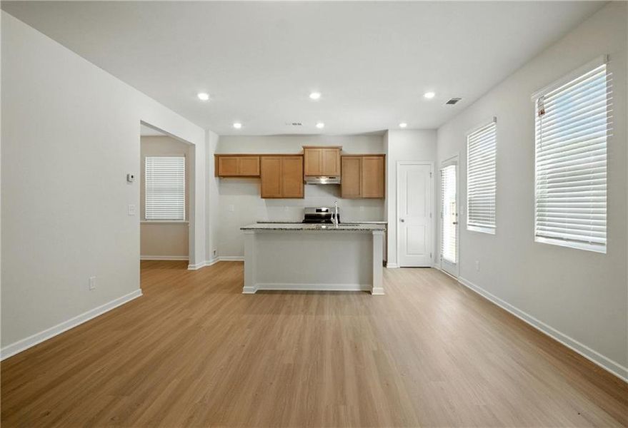 Spacious, unfurnished interior of a new home in Castleberry Pointe, Dawsonville (Image 16).