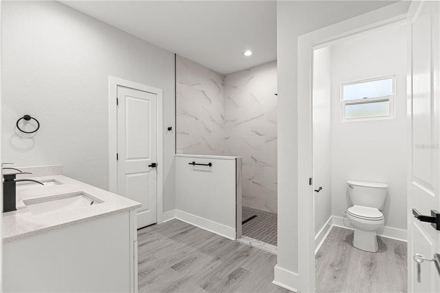 Furnished interior view inside a new home in , Dunnellon (Image 5).