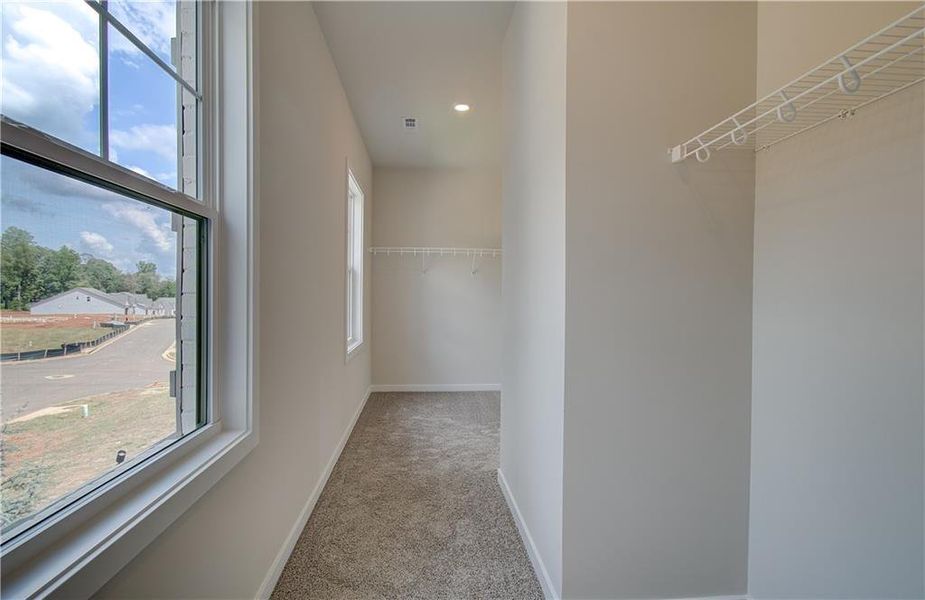 Spacious, unfurnished interior of a new home in Rosewood Lake Estates, Hoschton (Image 22).