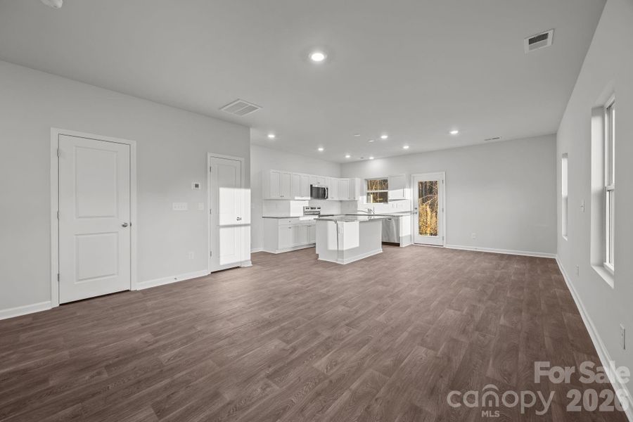 Spacious, unfurnished interior of a new home in Townes at Ribbon Walk, Charlotte (Image 10).