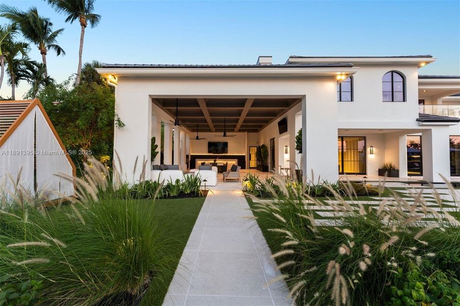 Exterior details and patio area of a home in , Boca Raton (Image 17).