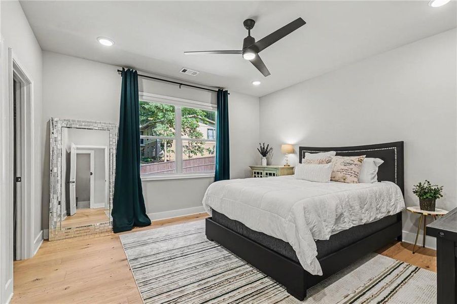 Furnished interior view inside a new home in , Smyrna (Image 30).