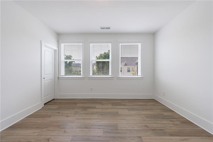 Spacious, unfurnished interior of a new home in , Atlanta (Image 20).