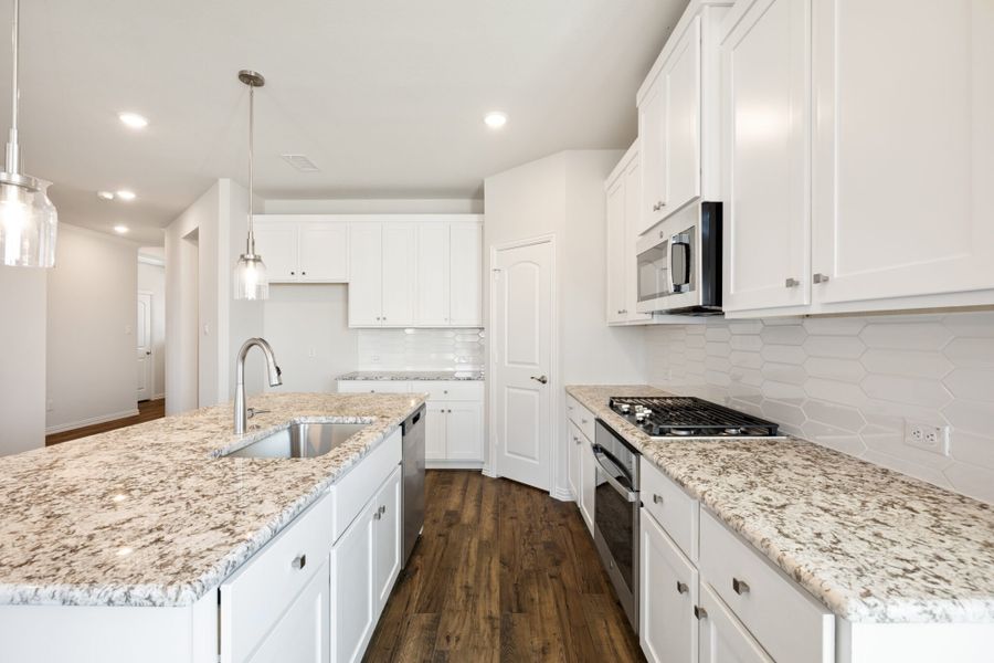 Furnished interior view inside a new home in Elevon, Lavon (Image 10).