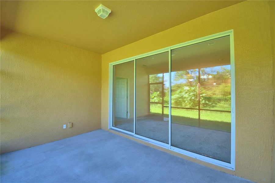 Spacious, unfurnished interior of a new home in , Winter Haven (Image 21).
