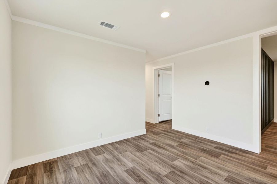 Spacious, unfurnished interior of a new home in , Brenham (Image 11).