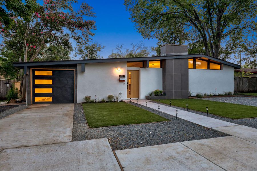 Modern architecture defines the home with sleek original MCM roofline Modern architecture defines the home with sleek original MCM roofline