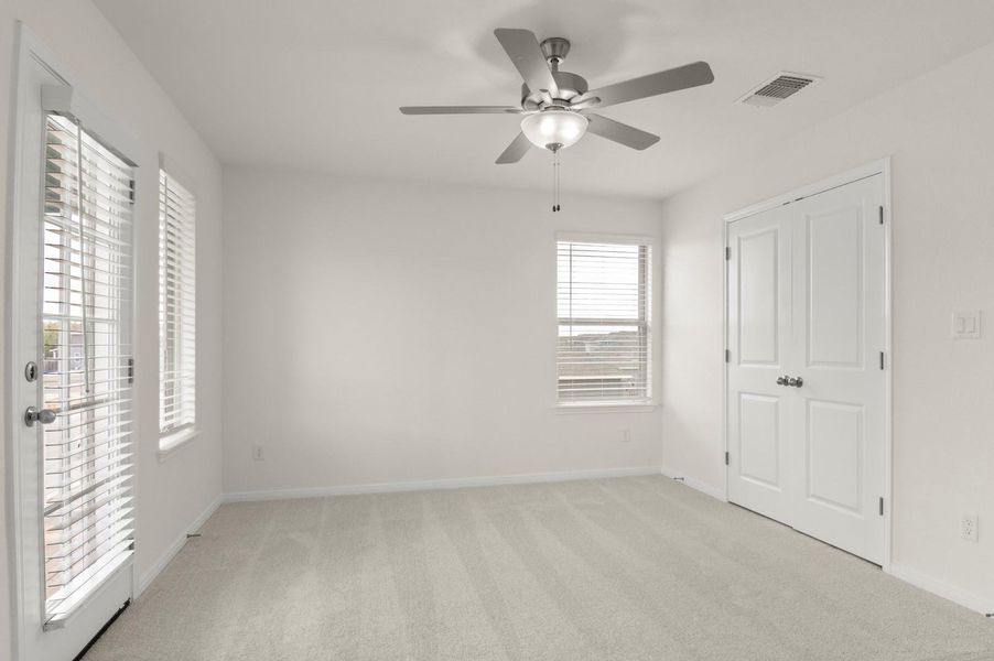 Spacious, unfurnished interior of a new home in Blanco Vista, San Marcos (Image 15). Spacious, unfurnished interior of a new home in Blanco Vista, San Marcos (Image 15).