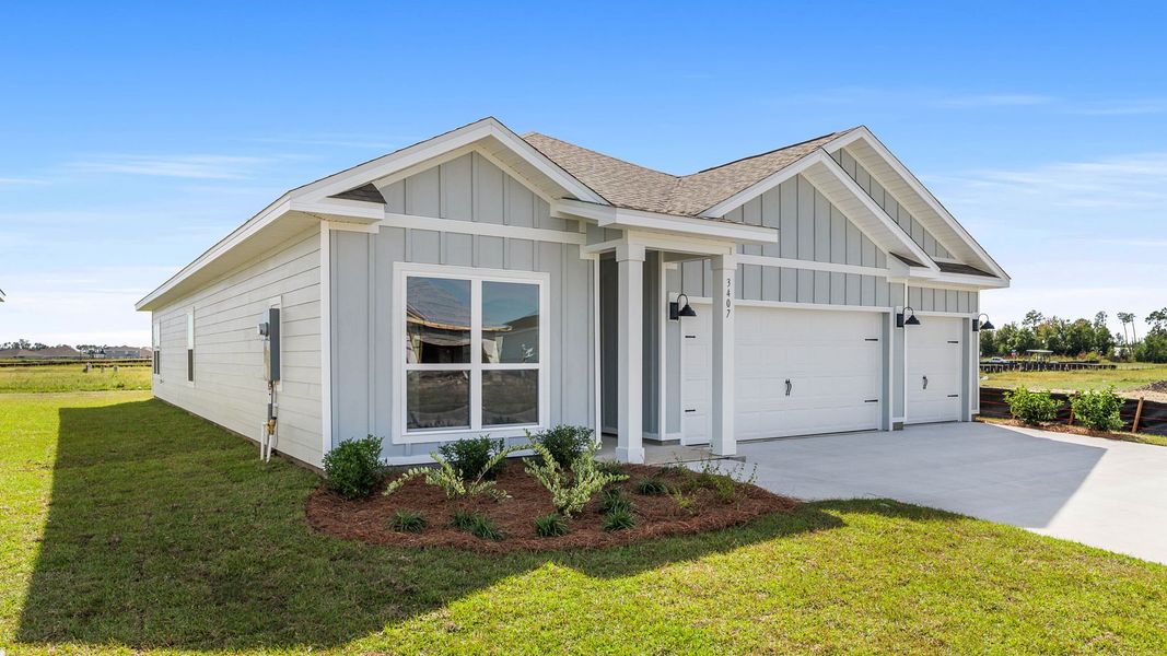 Exterior details and patio area of a home in Hodges Bayou Plantation, Panama City (Image 2).