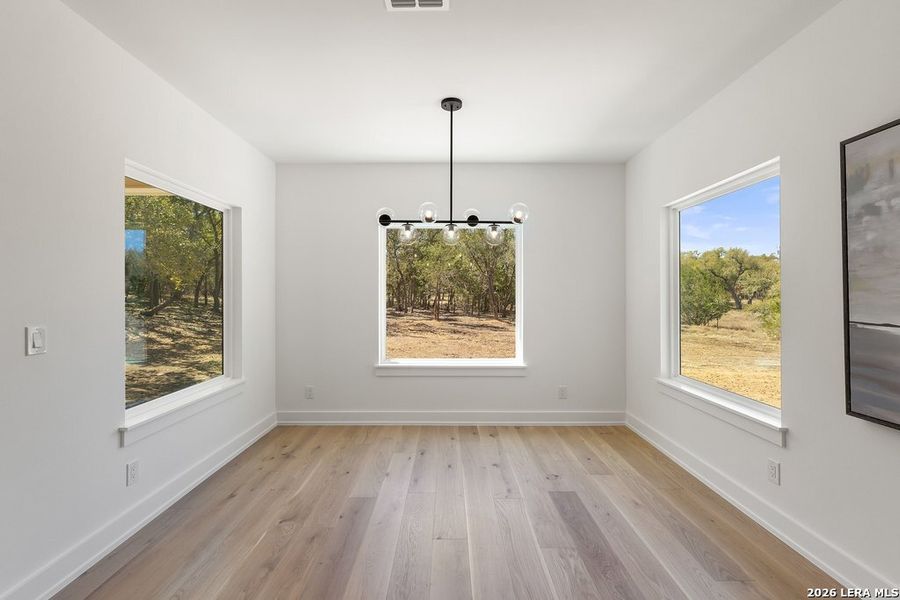 Spacious, unfurnished interior of a new home in , Blanco (Image 20).