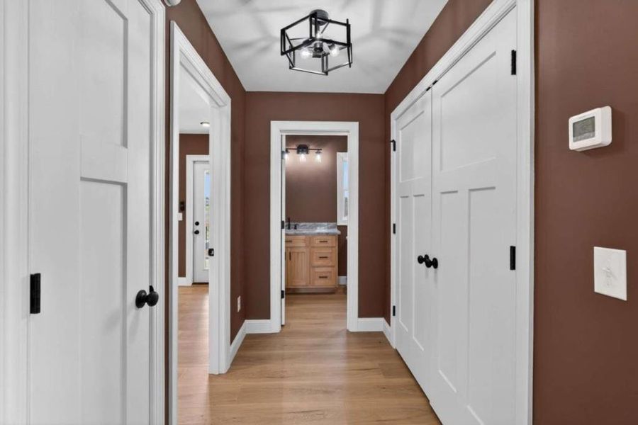 Spacious, unfurnished interior of a new home in , Blue Ridge (Image 19).