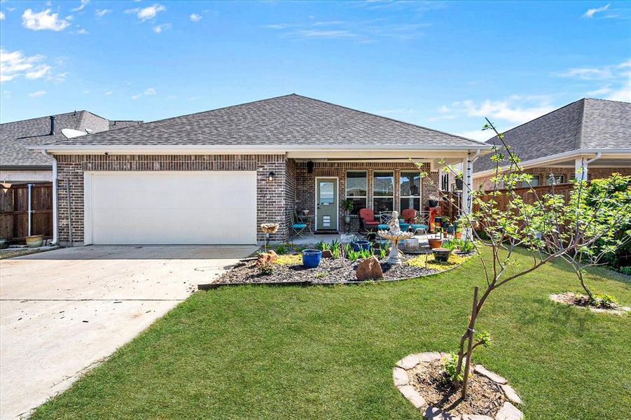 Front exterior of a new home in Dove Hollow, Waxahachie, TX, highlighting curb appeal (Image 20).