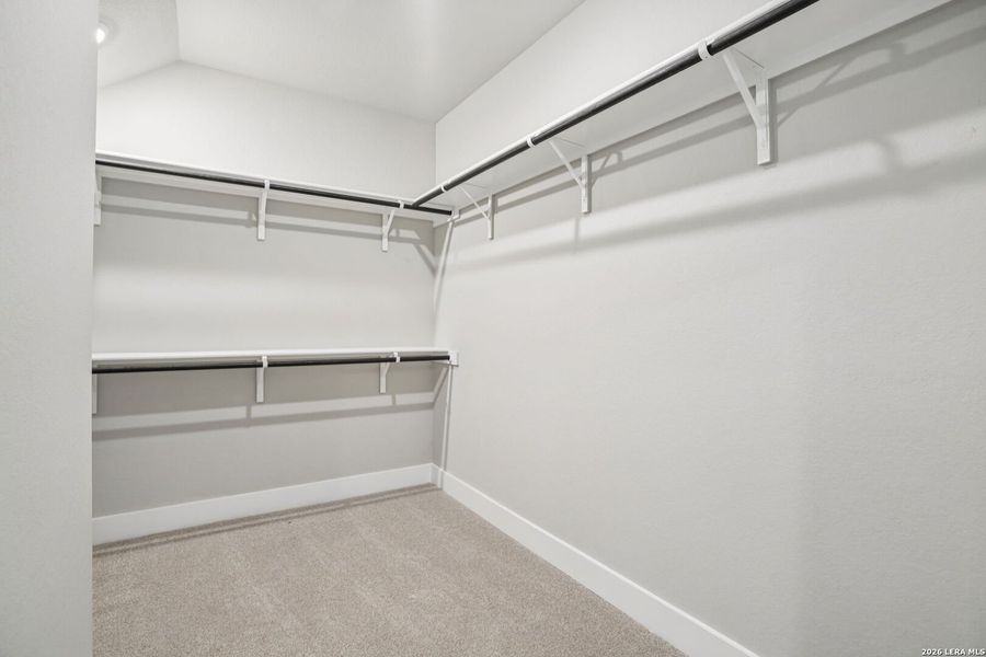 Spacious, unfurnished interior of a new home in Lark Canyon, New Braunfels (Image 16).