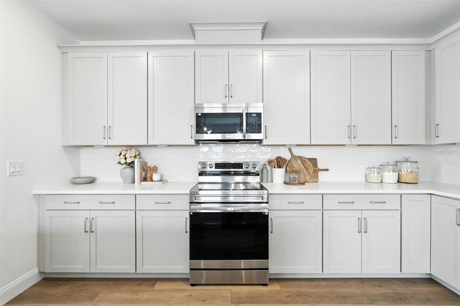 Furnished interior view inside a new home in Palm Coast Homes, Palm Coast (Image 6).