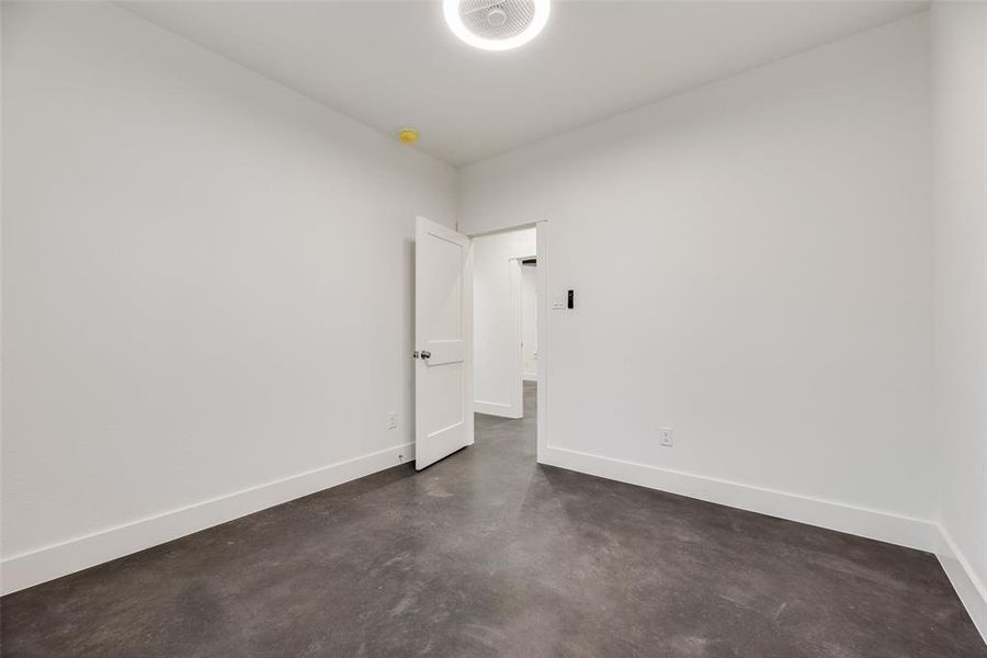 Spacious, unfurnished interior of a new home in , Greenville (Image 11).
