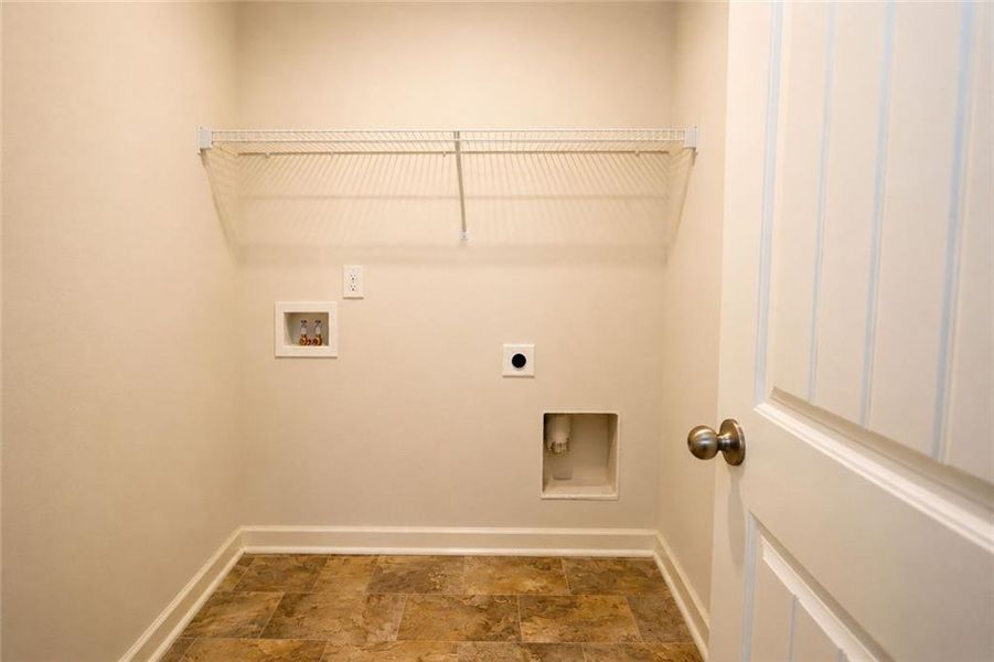 Spacious, unfurnished interior of a new home in Oakhurst Glen, Fairburn (Image 17). Spacious, unfurnished interior of a new home in Oakhurst Glen, Fairburn (Image 17).