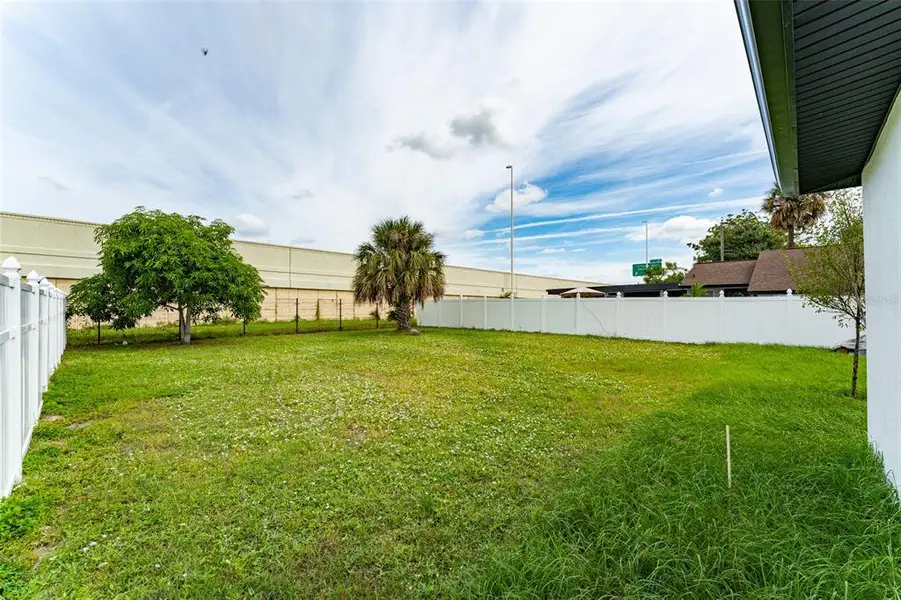 Exterior details and patio area of a home in , Tampa (Image 3).