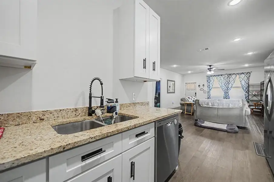 Furnished interior view inside a new home in , Malakoff (Image 13).