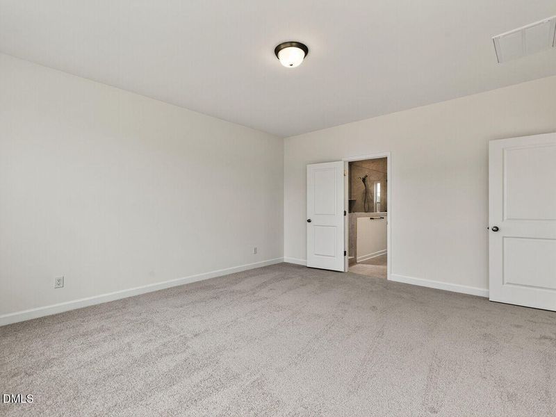 022-1280x960-primary-bedroom