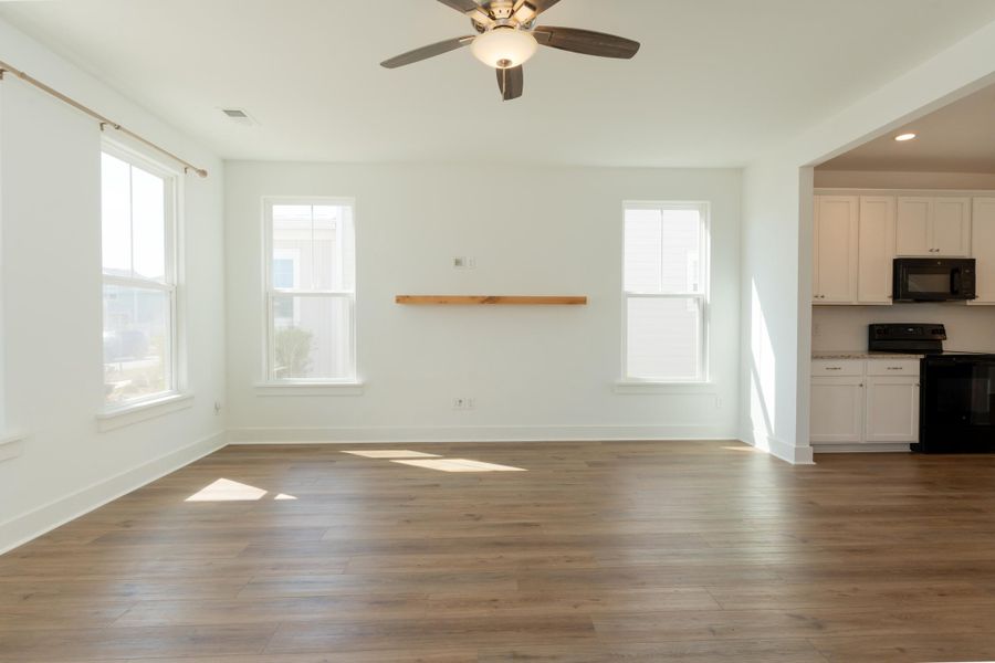 Spacious, unfurnished interior of a new home in , Summerville (Image 13).