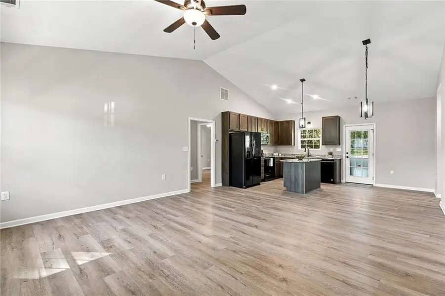 Spacious, unfurnished interior of a new home in , Temple (Image 13).