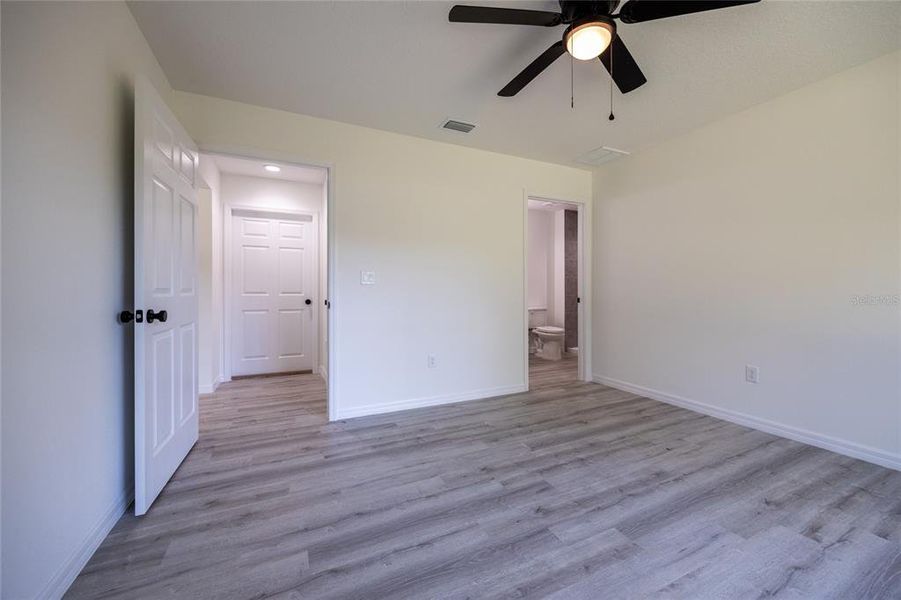 Spacious, unfurnished interior of a new home in , Ocklawaha (Image 29).