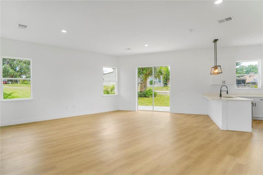 Spacious, unfurnished interior of a new home in , Apopka (Image 38).
